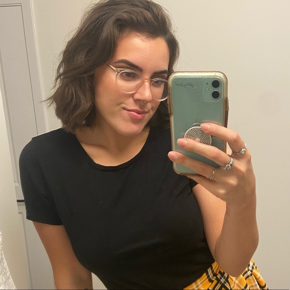 Meet your Posher, Marissa - Picture 1 of 1